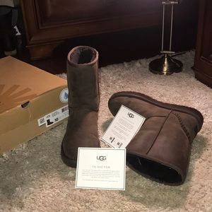 Classic Short Deco UGG